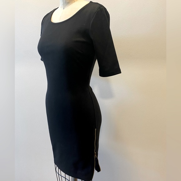 Black bodycon dress with Zipper detail - Picture 2 of 4